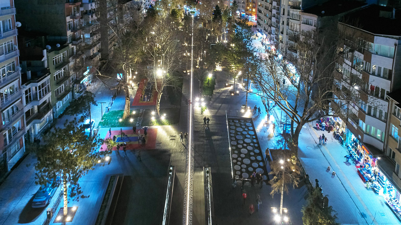 Modernden Maziye Eskişehir Alışveriş Rotası