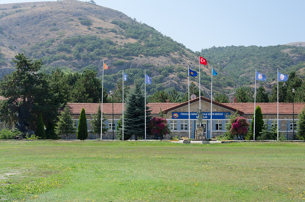 İnönü Türk Hava Kurumu Tesisleri